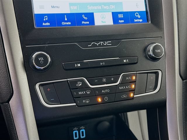 Certified 2020 Ford Fusion SE FWD image 22