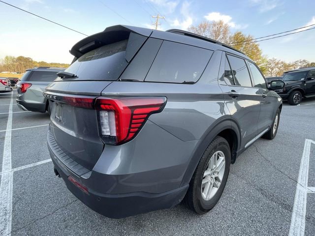 Certified 2025 Ford Explorer Active image 3