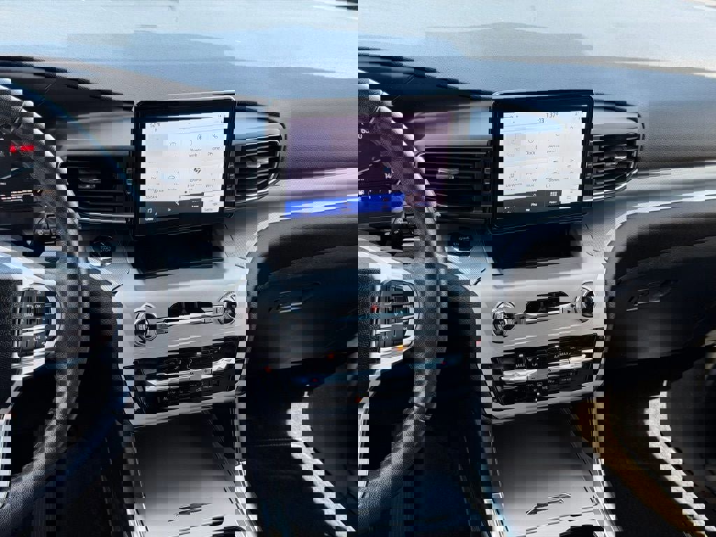 Certified 2022 Ford Explorer XLT w/ Equipment Group 202A image 29