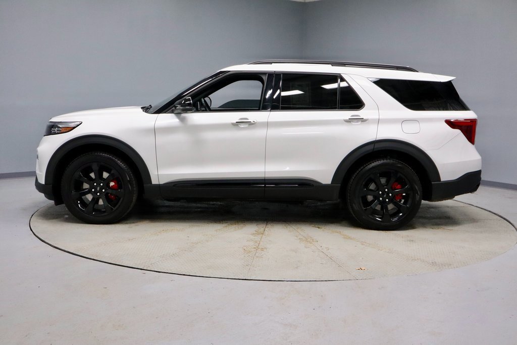 Certified 2022 Ford Explorer ST w/ Equipment Group 401A image 2