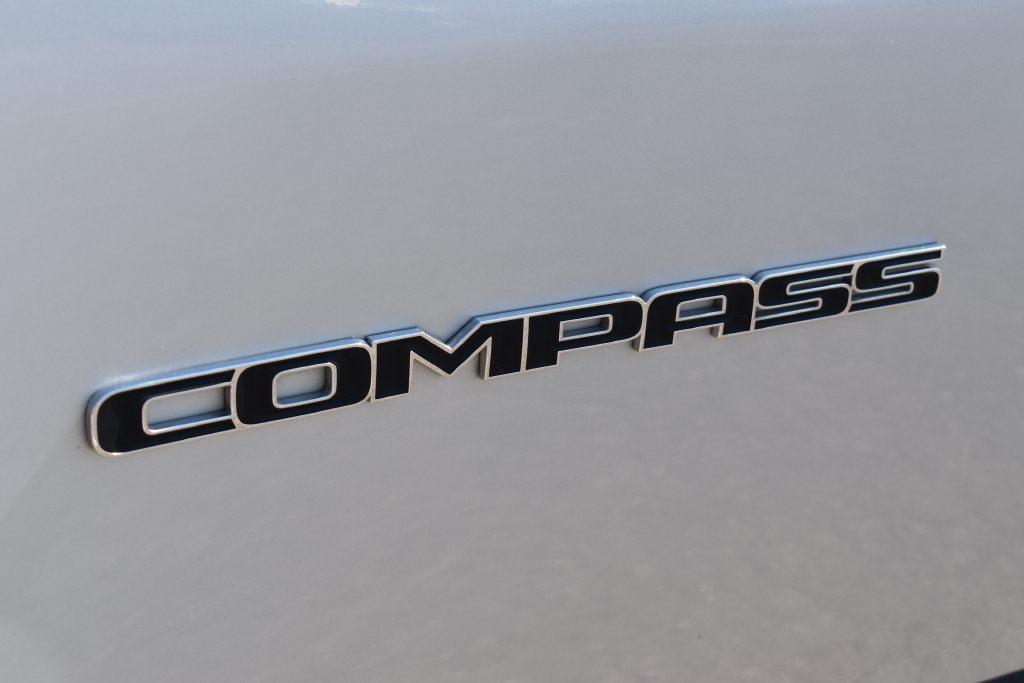 Used 2025 Jeep Compass Limited AWD/4WD image 7
