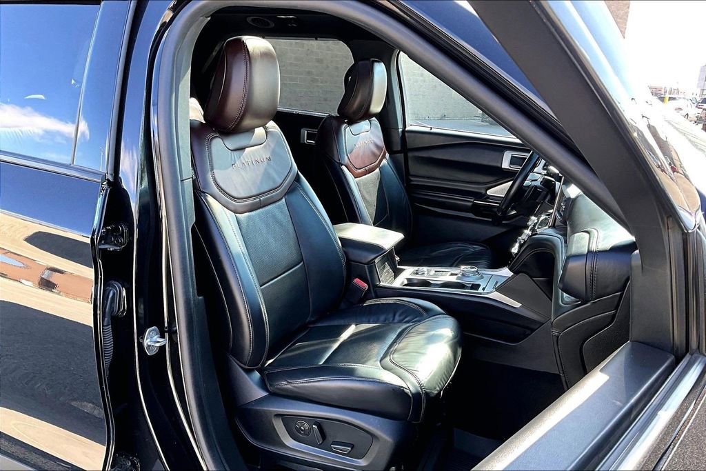 Certified 2021 Ford Explorer Platinum w/ Equipment Group 601A image 7