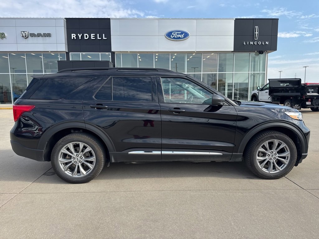 Certified 2022 Ford Explorer XLT w/ Equipment Group 202A image 6