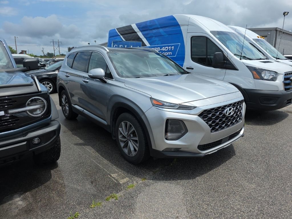 Used 2020 Hyundai Santa Fe SEL w/ Convenience + Premium Package FWD image 2