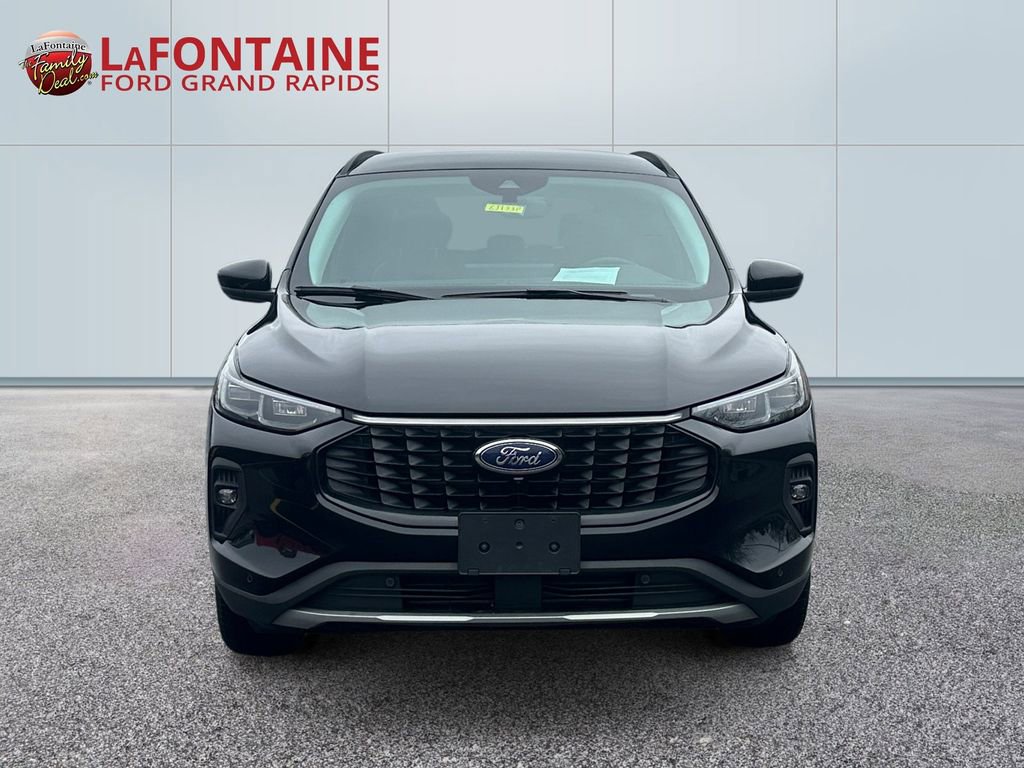 Certified 2024 Ford Escape Platinum AWD/4WD image 2