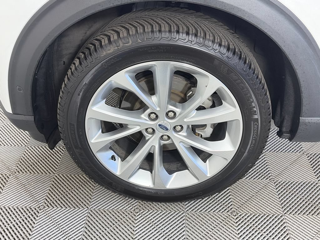 Certified 2022 Ford Explorer Platinum w/ Equipment Group 601A AWD/4WD image 8
