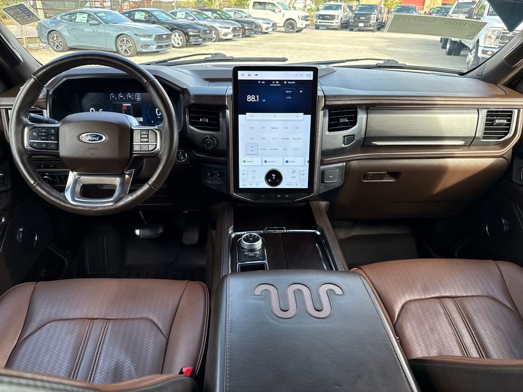 Certified 2023 Ford Expedition Max King Ranch image 6