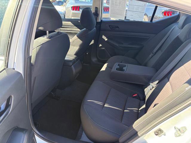 Used 2025 Nissan Altima 2.5 SV image 19