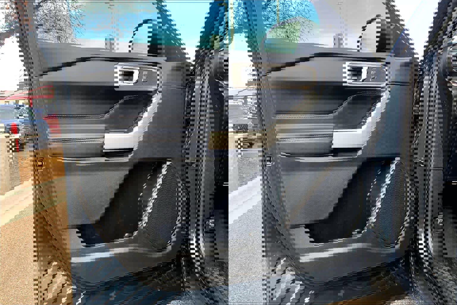 Certified 2022 Ford Explorer XLT w/ Equipment Group 202A image 21