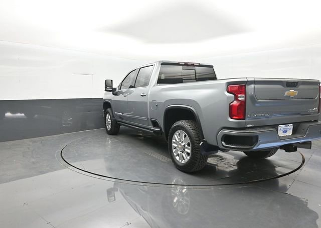 Used 2024 Chevrolet Silverado 2500 High Country w/ High Country Premium Package AWD/4WD image 5