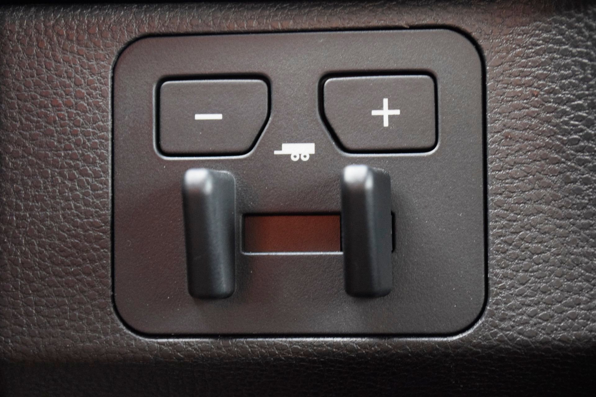 Used 2025 Toyota Tundra Platinum image 17