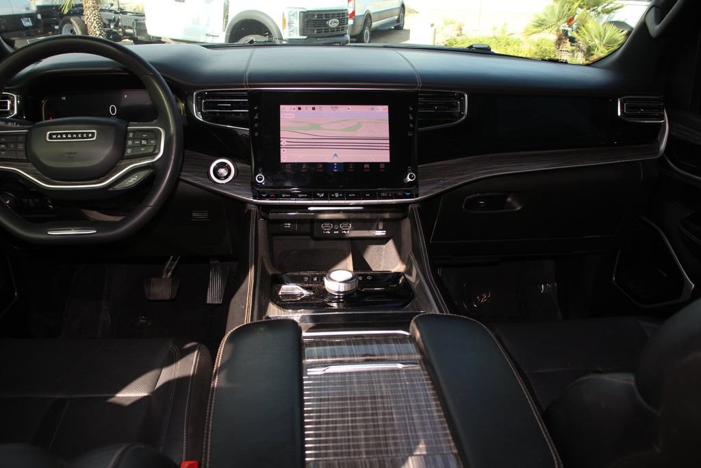 Used 2022 Jeep Wagoneer Series II AWD/4WD image 19
