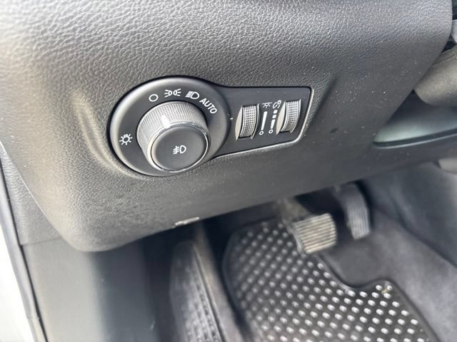 Used 2022 Jeep Compass Latitude w/ Convenience Group AWD/4WD image 16