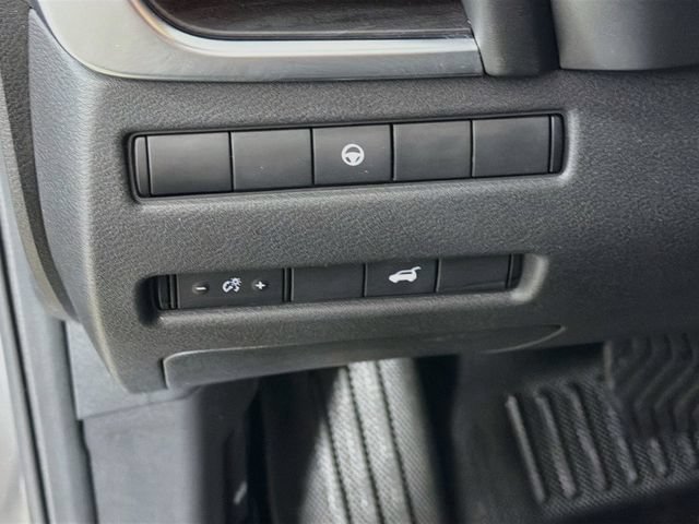 Used 2022 Nissan Rogue Platinum AWD/4WD image 12