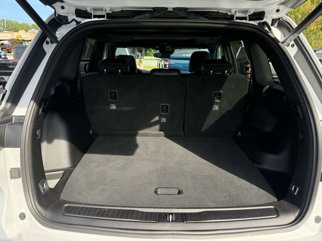 Used 2025 Jeep Grand Cherokee Altitude image 16