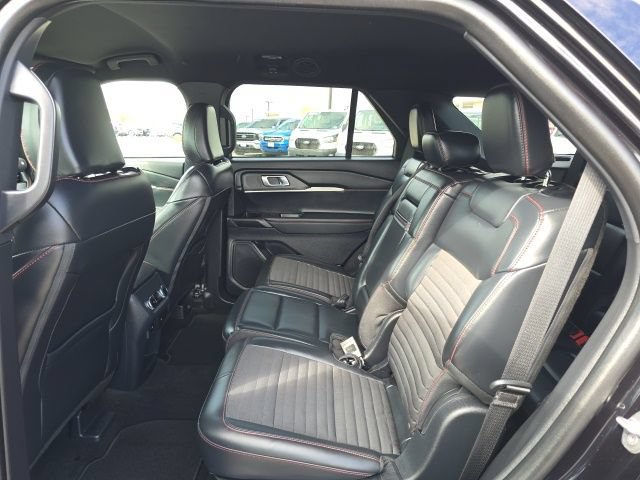Certified 2025 Ford Explorer ST-Line w/ ST-Line Street Pack AWD/4WD image 15