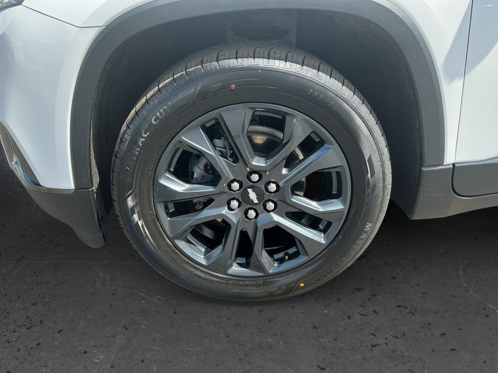 Used 2021 Chevrolet Traverse RS FWD image 13