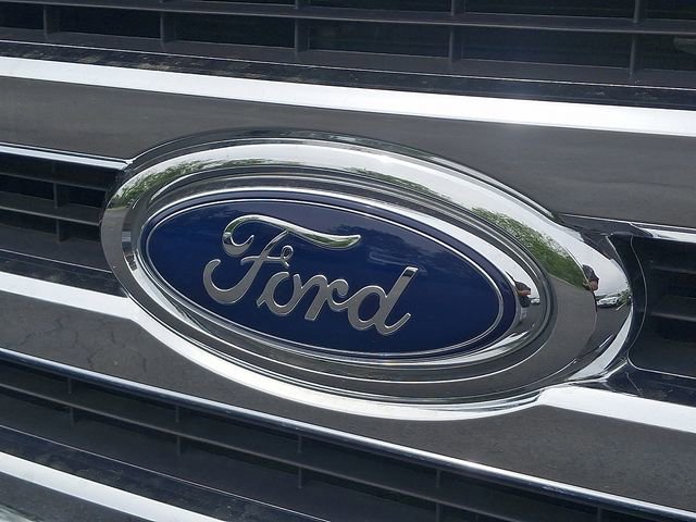 Certified 2023 Ford E-450 and Econoline 450 Super Duty w/ Power Windows & Locks Group RWD image 37