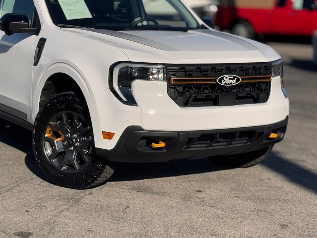 Certified 2025 Ford Maverick Tremor image 4