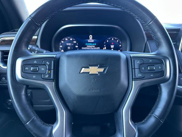 Used 2023 Chevrolet Suburban Premier image 23