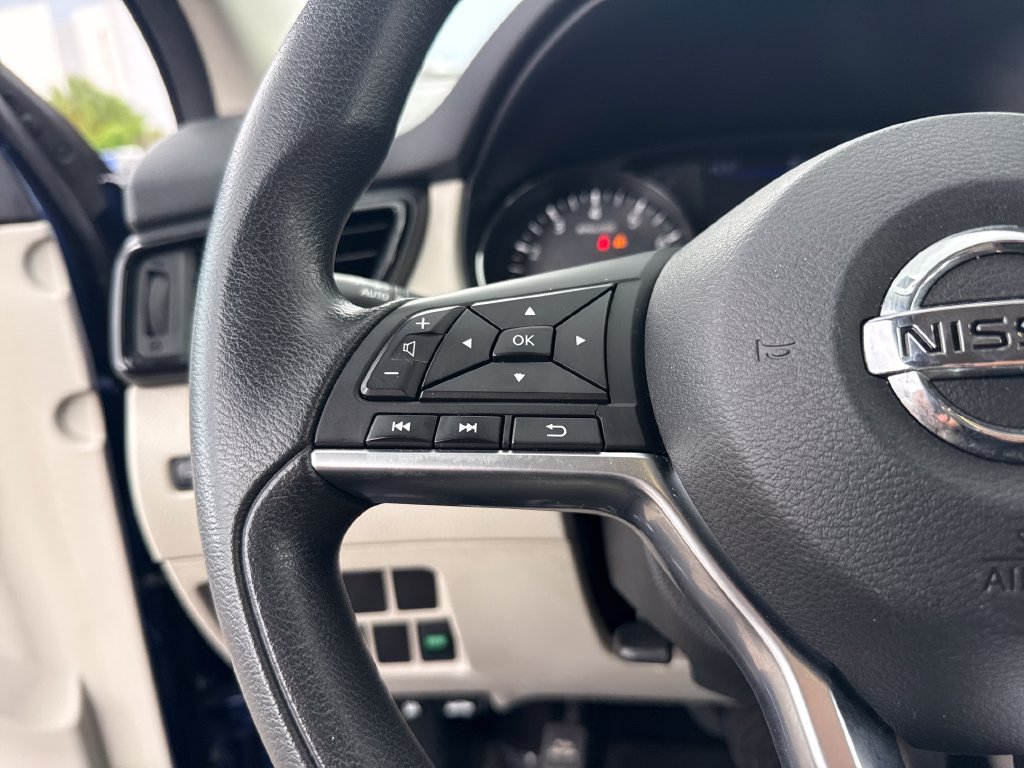 Used 2019 Nissan Rogue Sport SV FWD image 16