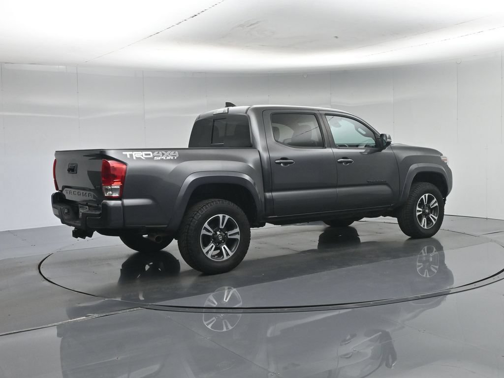 Used 2019 Toyota Tacoma TRD Sport AWD/4WD image 27