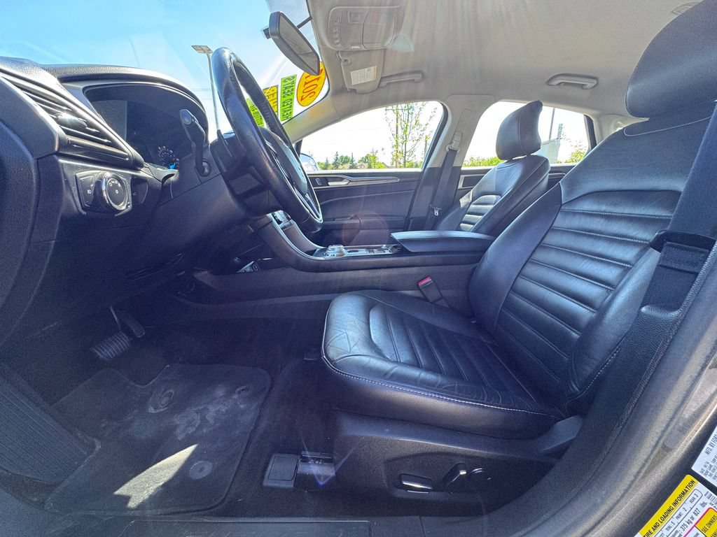 Certified 2017 Ford Fusion SE FWD image 10