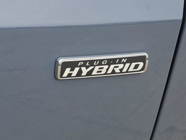 Certified 2025 Ford Escape SE w/ PHEV Premium Package FWD image 7