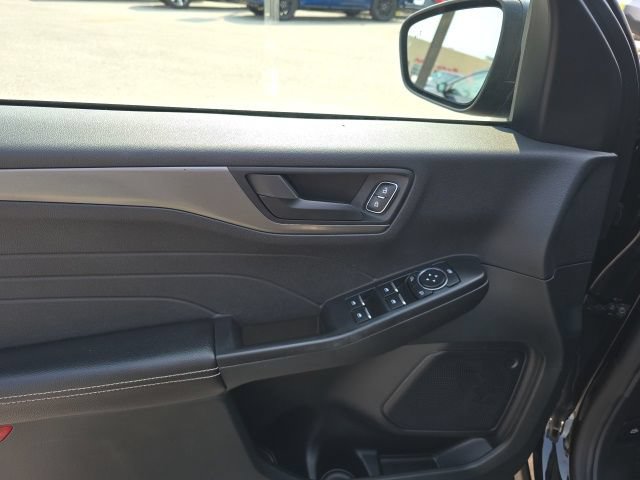 Certified 2025 Ford Escape Active FWD image 12