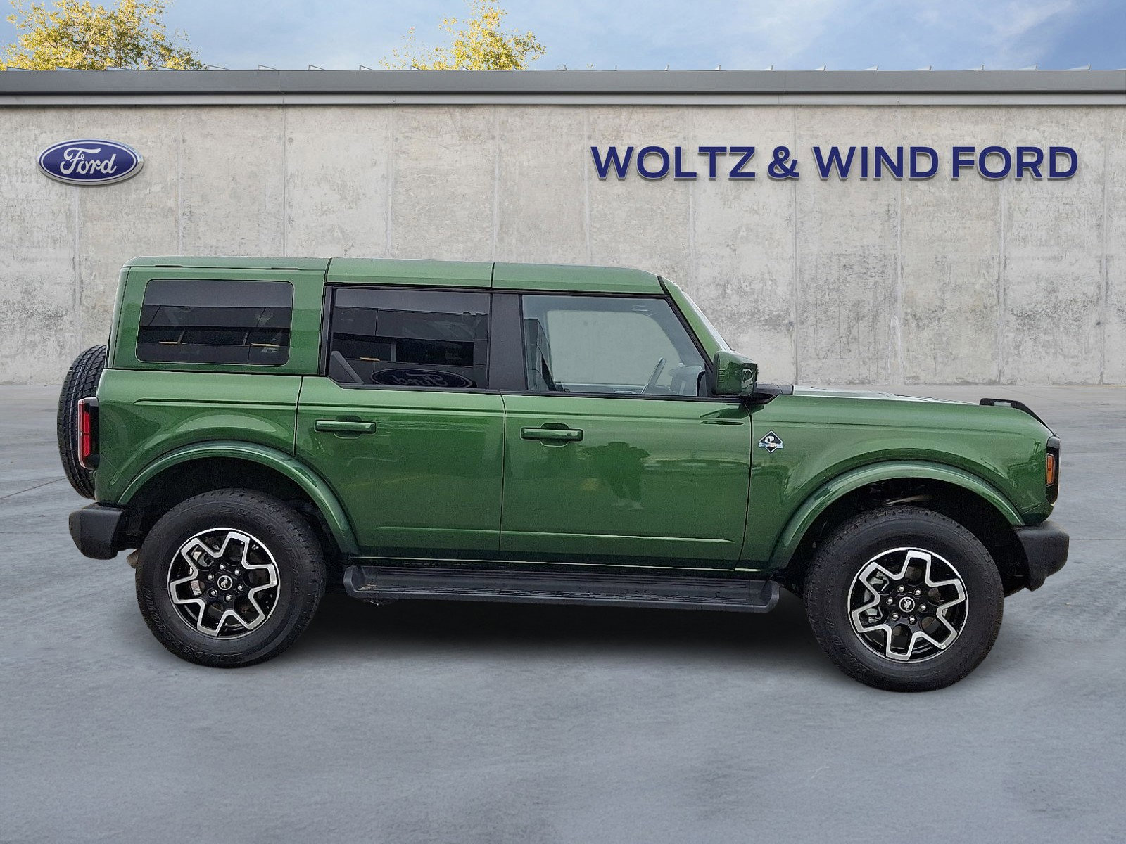 Certified 2025 Ford Bronco Outer Banks image 2