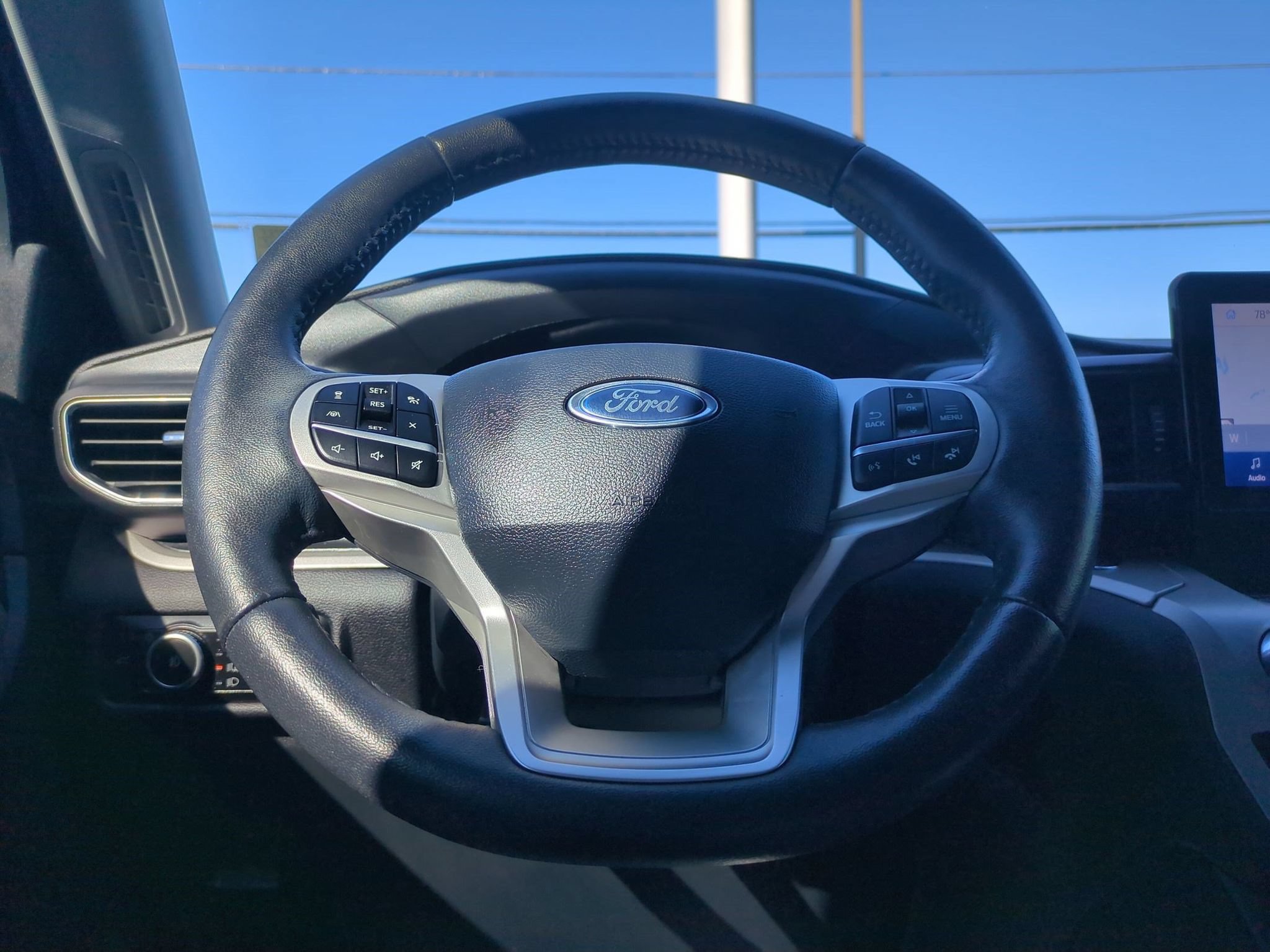 Certified 2023 Ford Explorer XLT w/ Equipment Group 202A RWD image 15