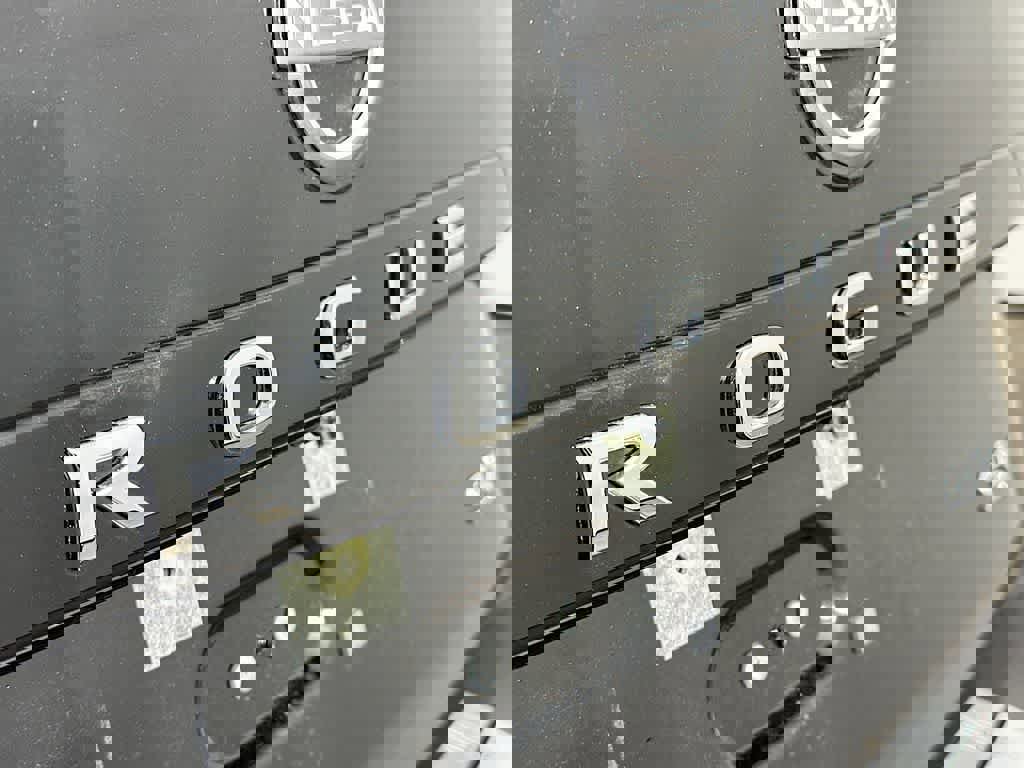 Used 2023 Nissan Rogue SV image 7