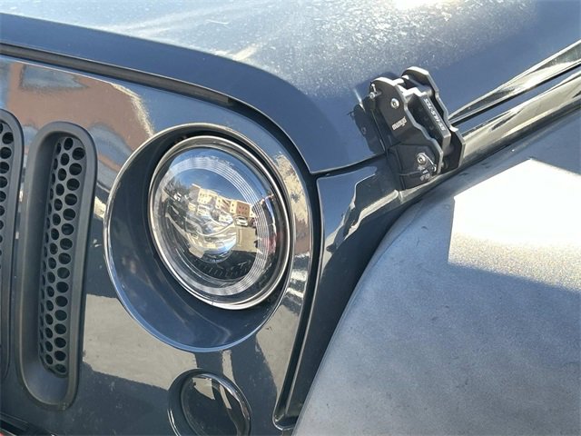 Used 2018 Jeep Wrangler Unlimited Sport w/ Connectivity Group image 8