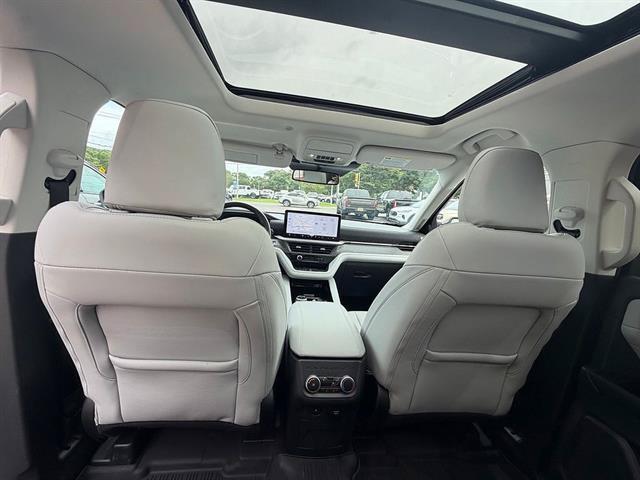Certified 2025 Ford Explorer Platinum w/ Ultimate Package AWD/4WD image 18