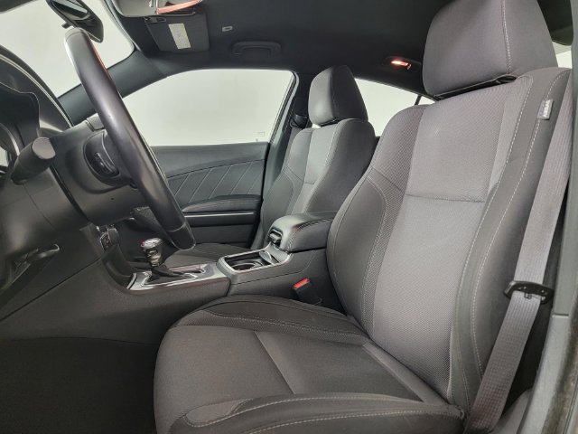 Used 2019 Dodge Charger SXT RWD image 13