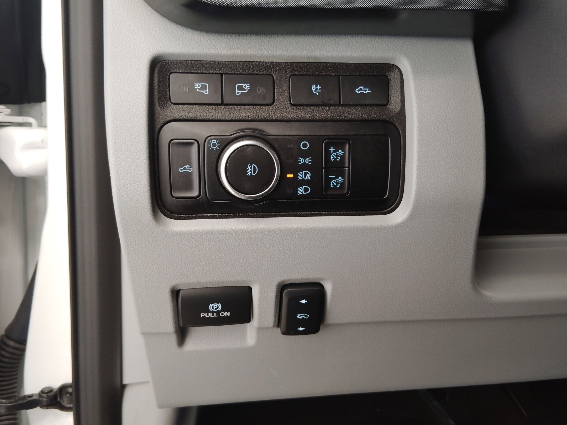 Certified 2024 Ford F250 Limited w/ FX4 Off-Road Package image 15