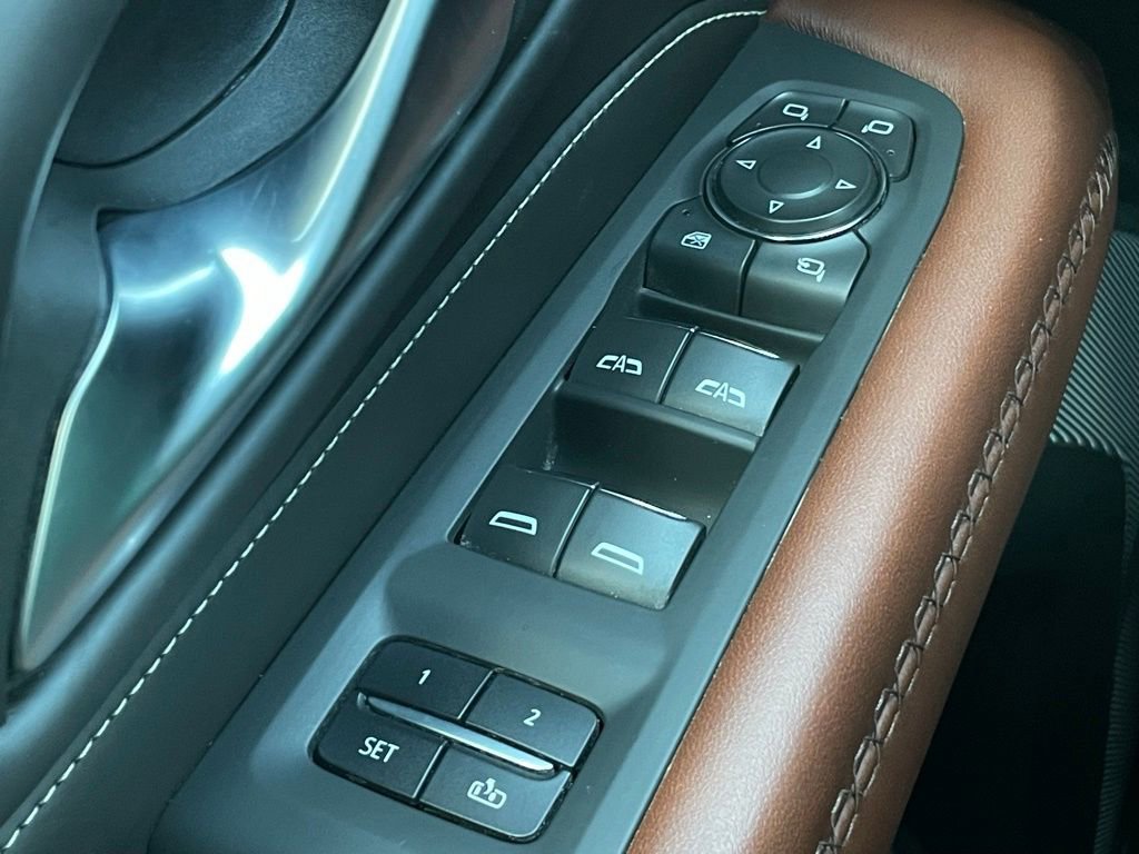 Used 2023 GMC Yukon XL Denali Ultimate image 12