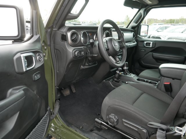Used 2023 Jeep Wrangler Sport AWD/4WD image 11