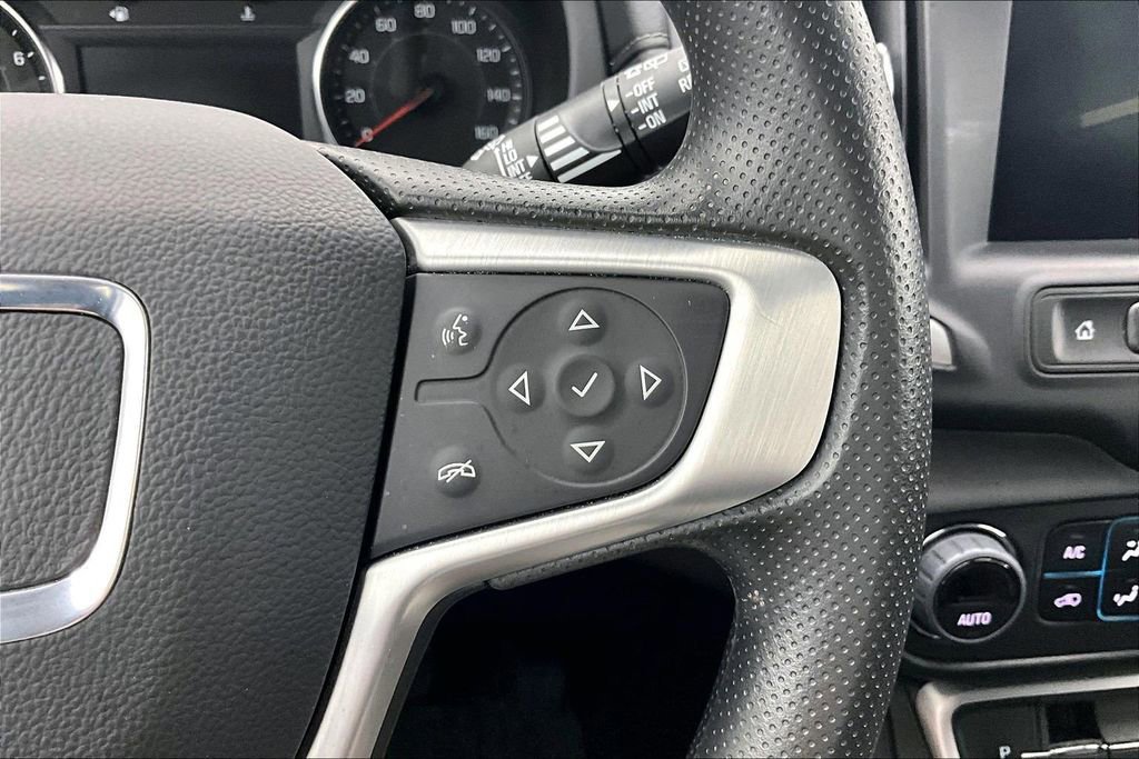 Used 2024 GMC Terrain SLE w/ Driver Convenience Package image 19