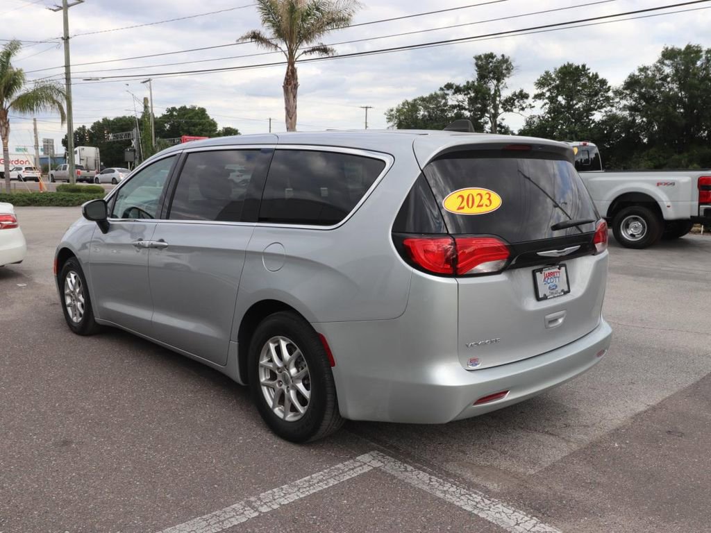 Used 2023 Chrysler Voyager LX FWD image 8
