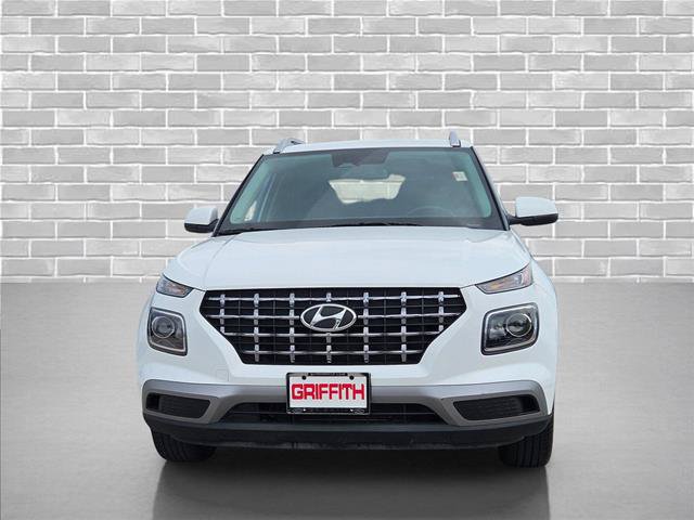 Used 2025 Hyundai Venue SEL FWD image 2