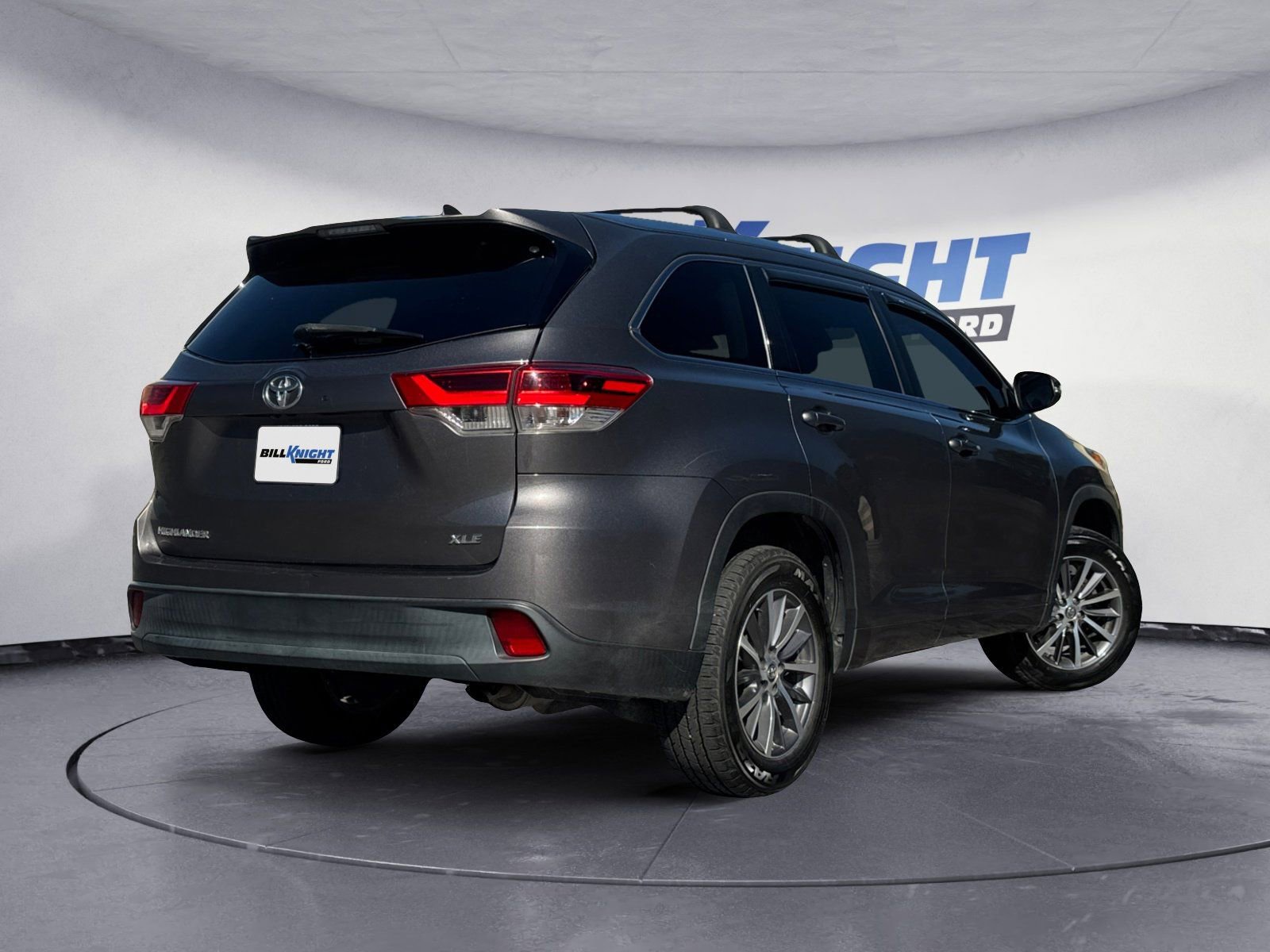 Used 2017 Toyota Highlander XLE image 5