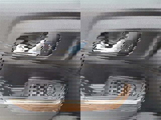 Used 2023 GMC Acadia SLE w/ Driver Convenience Package image 7