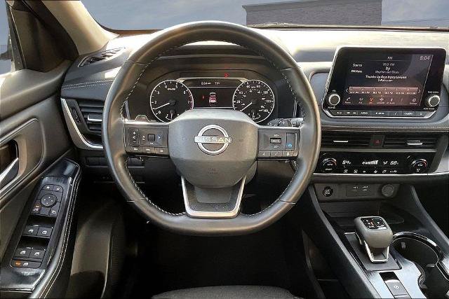 Used 2025 Nissan Rogue SV FWD image 8