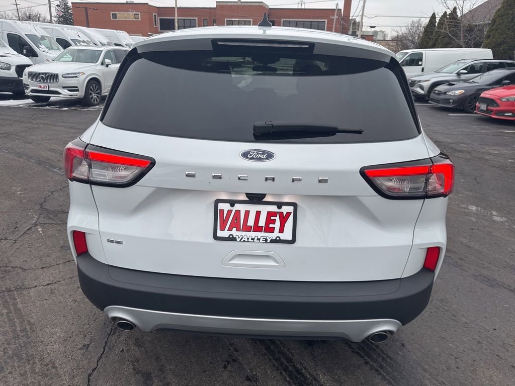 Certified 2022 Ford Escape SE image 10