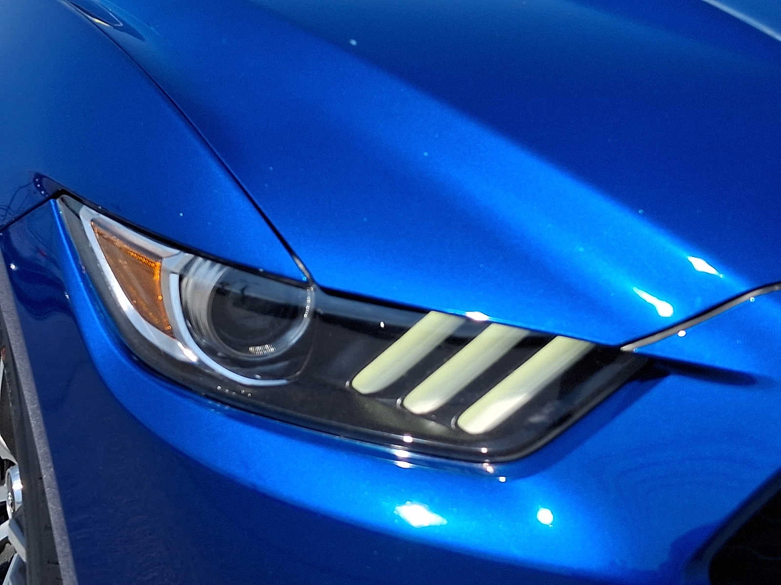 Certified 2017 Ford Mustang Coupe RWD image 9