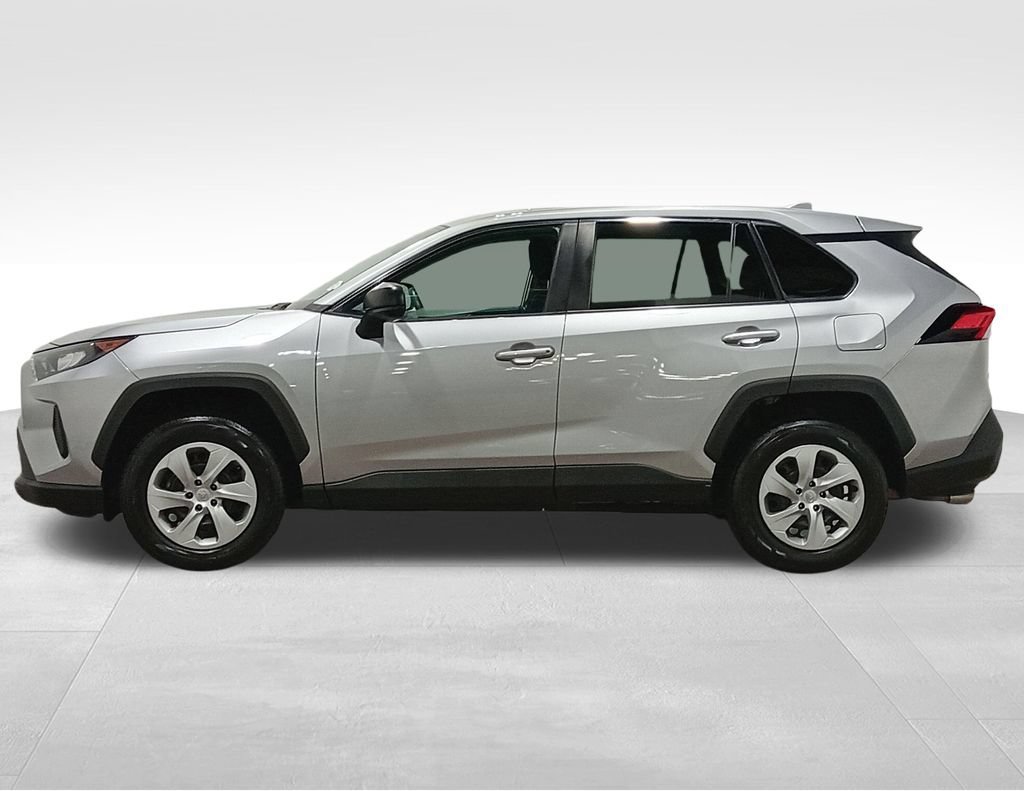 Used 2022 Toyota RAV4 LE FWD image 7
