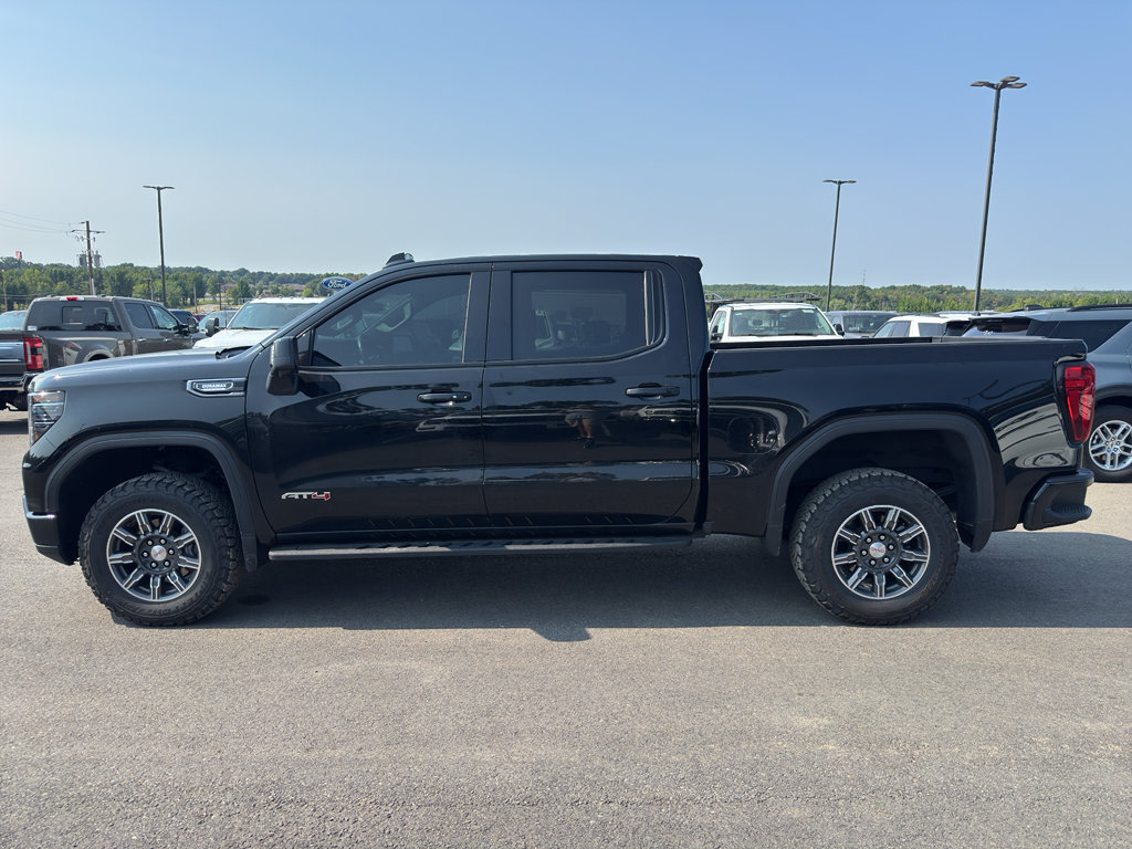 Used 2024 GMC Sierra 1500 AT4 w/ Technology Package AWD/4WD image 8