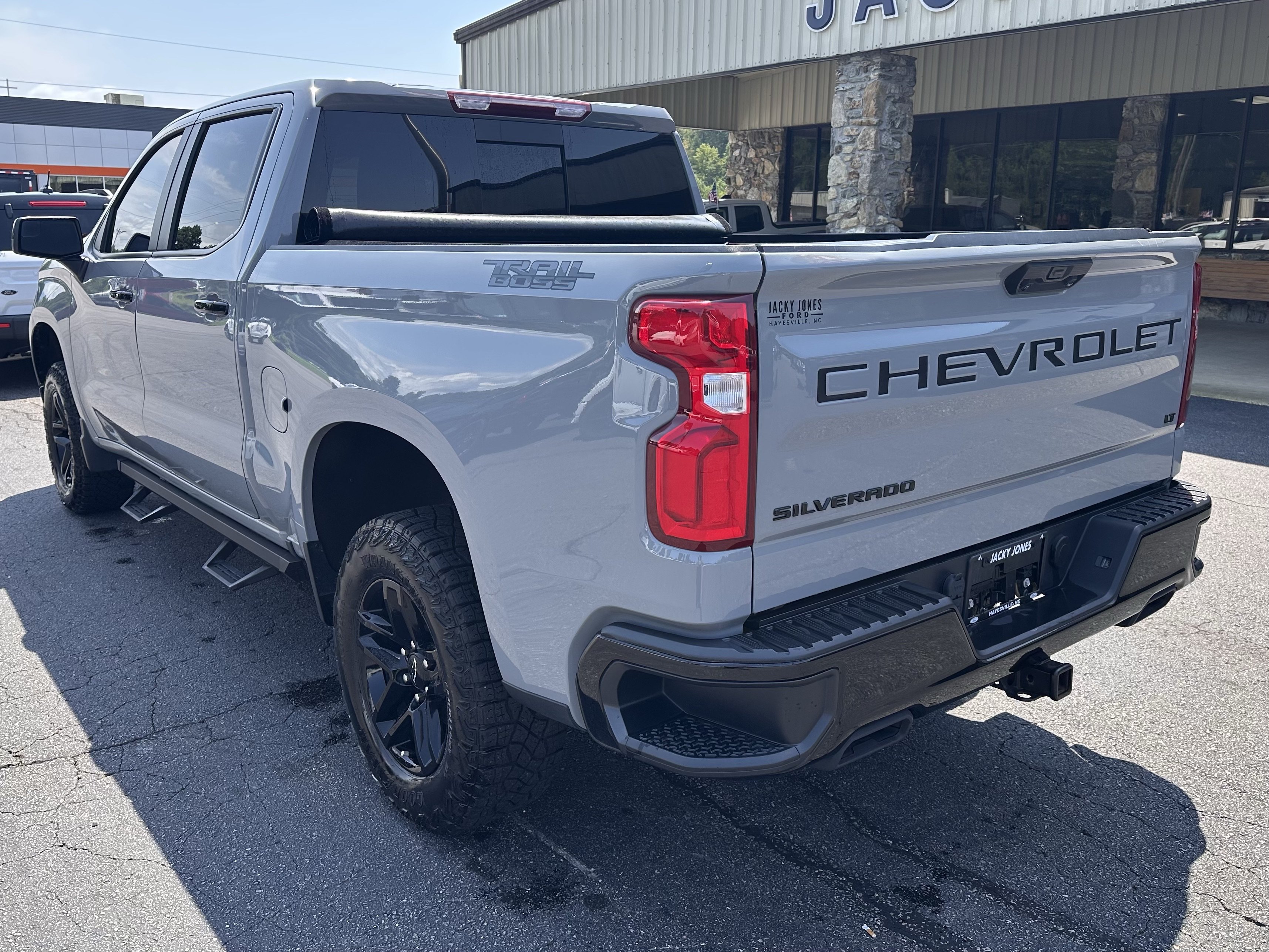 Used 2024 Chevrolet Silverado 1500 LT Trail Boss w/ Convenience Package II AWD/4WD image 7