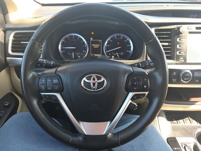 Used 2018 Toyota Highlander Limited FWD image 40
